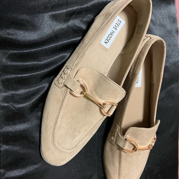 Camel colored loafers - Picture 4 of 10